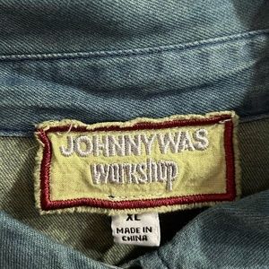 "JOHNNY WAS"- WORKSHOP- SZ.  XL FLORAL EMBROIDERED DENIM XL WOMENS SHIRT